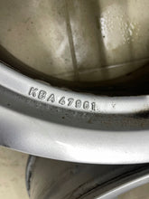 Load image into Gallery viewer, 4x Alufelge 18 Zoll 8.0" 5x112 52ET Glanz Silber KBA47961 Audi Q7 Touareg FEL5122605755rz