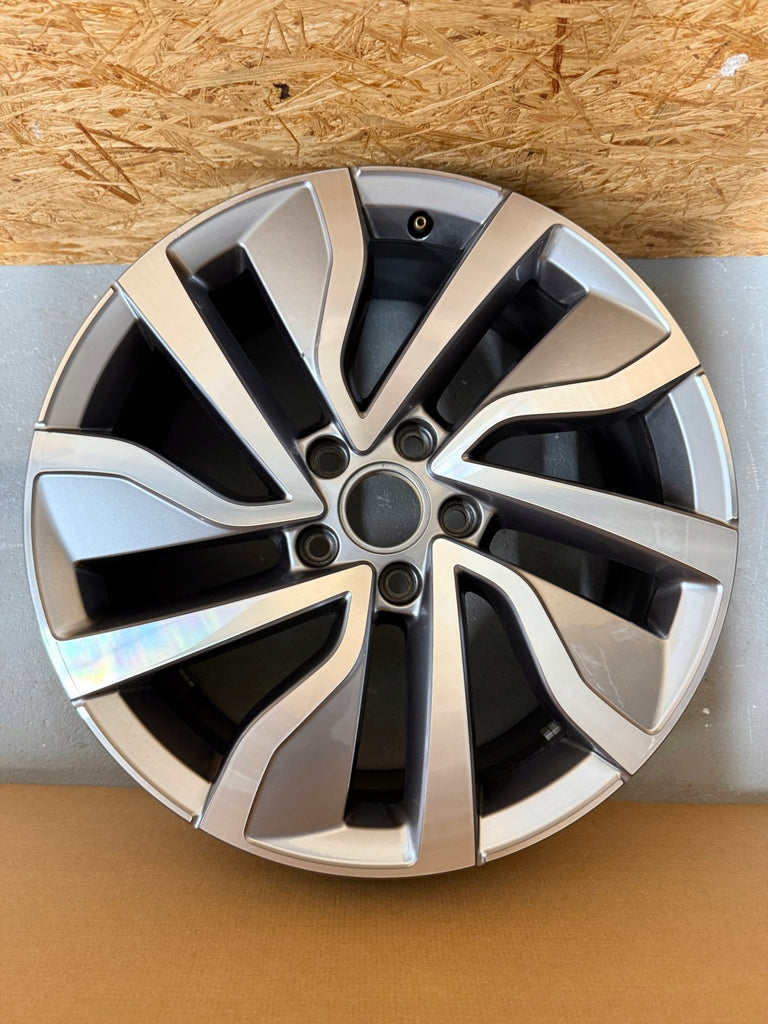 1x Alufelge 18 Zoll 7.0" 5x112 45ET Glanz Silber 2GA601025AD VW T-Roc Rim Wheel FEL5185637025ez