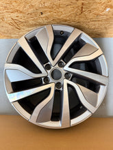 Laden Sie das Bild in den Galerie-Viewer, 1x Alufelge 18 Zoll 7.0" 5x112 45ET Glanz Silber 2GA601025AD VW T-Roc Rim Wheel FEL5185637025ez