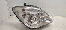 Laden Sie das Bild in den Galerie-Viewer, Frontscheinwerfer Mercedes-Benz Sprinter 906 A9068201061 Xenon Rechts Headlight SCH3906165131rw