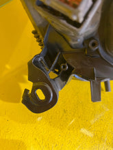 Laden Sie das Bild in den Galerie-Viewer, Frontscheinwerfer Opel Astra 1EG270370-01 Xenon Links Scheinwerfer Headlight