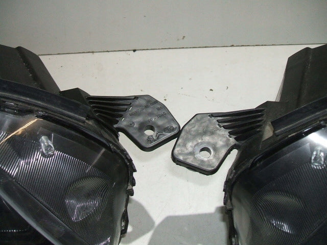 Frontscheinwerfer Opel Zafira Vivaro 983283768000 Xenon Rechts oder Links