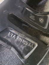 Load image into Gallery viewer, 1x Alufelge 16 Zoll 6.5" 5x112 48ET Glanz 5TA601025AA VW Touran Rim Wheel FEL3816118216so