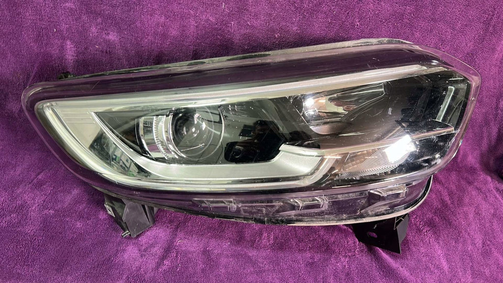 Frontscheinwerfer Renault Kadjar 260101096R Rechts Scheinwerfer Headlight SCH5635106217sl