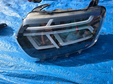Laden Sie das Bild in den Galerie-Viewer, Frontscheinwerfer Dacia Duster 260602465R Full LED Links Scheinwerfer Headlight