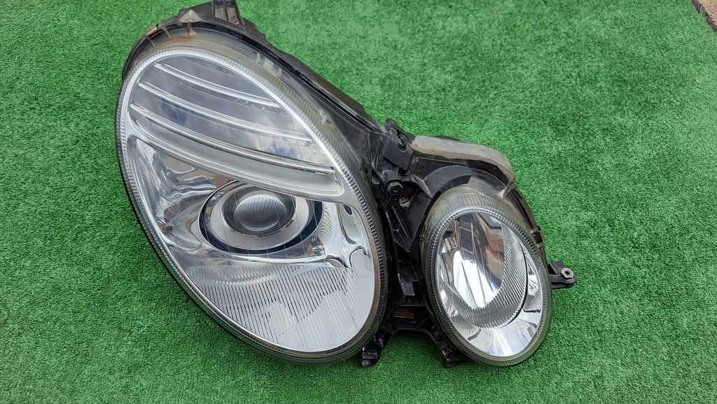 Frontscheinwerfer Mercedes-Benz W211 Xenon Rechts Scheinwerfer Headlight