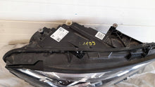 Laden Sie das Bild in den Galerie-Viewer, Frontscheinwerfer Mercedes-Benz Cla X118 C118 A1189062600 Rechts Headlight SCH5840422032gh
