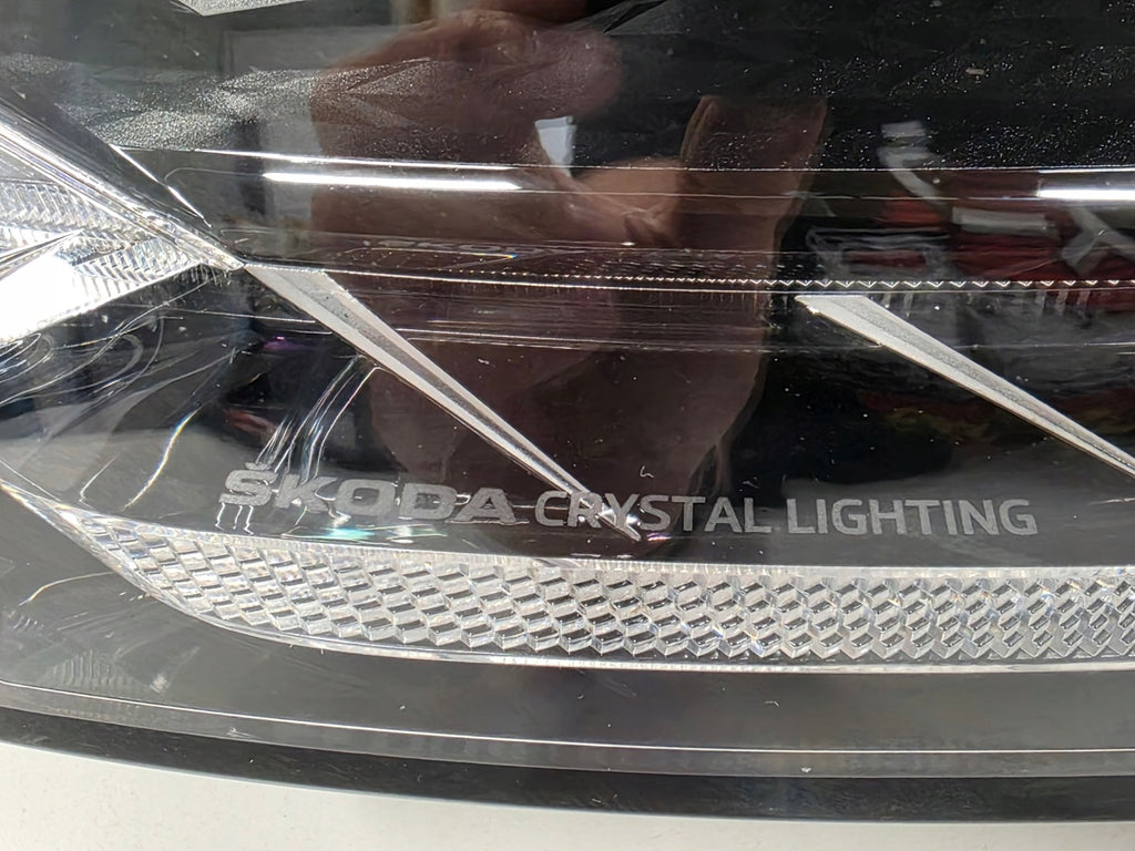 Frontscheinwerfer Skoda Fabia IV 6VB941016B Rechts Scheinwerfer Headlight SCH1324099557lg