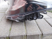 Laden Sie das Bild in den Galerie-Viewer, Frontscheinwerfer Toyota Corolla 81150-02S60 90154118 Full LED Links Headlight