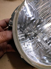 Laden Sie das Bild in den Galerie-Viewer, Frontscheinwerfer 7R0114551 311-115387 Ein Stück (Rechts oder Links) Headlight