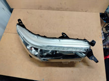 Laden Sie das Bild in den Galerie-Viewer, Frontscheinwerfer Toyota Hilux VIII LED Rechts Scheinwerfer Headlight SCH5789872376wr