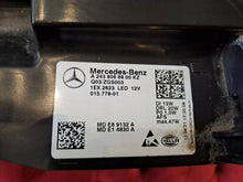 Laden Sie das Bild in den Galerie-Viewer, Frontscheinwerfer Mercedes-Benz Eqb A2439068900 01577901Q03ZGS003 Links SCH9620481215cp
