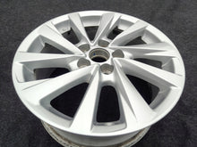 Load image into Gallery viewer, 1x Alufelge 17 Zoll 7.5" 5x114.3 45ET Glanz Silber 42611-33F60 Toyota Camry FEL3715069869zm