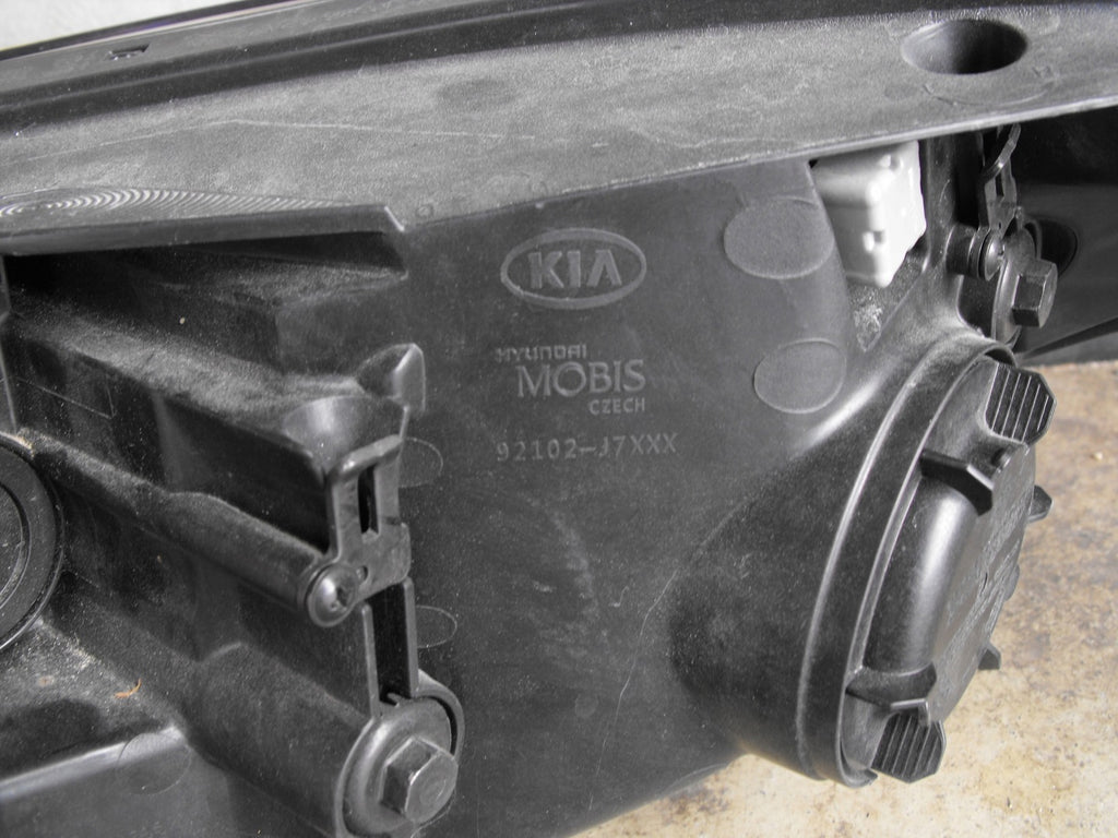 Frontscheinwerfer Kia Ceed 92102J7100 LED Ein Stück (Rechts oder Links)