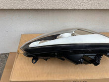 Load image into Gallery viewer, Frontscheinwerfer Kia Picanto 92102-1Y311 Rechts Scheinwerfer Headlight SCH9301205875vv