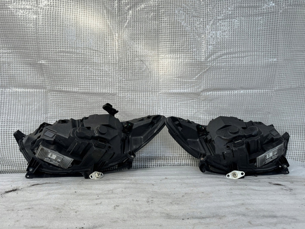 Frontscheinwerfer Ford Mondeo Ein Stück (Rechts oder Links) Headlight SCH8248987448qr