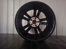 Laden Sie das Bild in den Galerie-Viewer, 1x Alufelge 17 Zoll 8.0" 5x112 46ET Glanz Schwarz A2124015602 Mercedes-Benz FEL9681648909qm