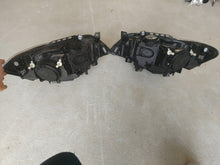 Laden Sie das Bild in den Galerie-Viewer, Frontscheinwerfer BMW F22 F23 7304461 Ein Stück (Rechts oder Links) Headlight SCH3601263824xb