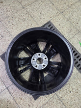 Laden Sie das Bild in den Galerie-Viewer, 1x Alufelge 17 Zoll 7.0" 5x112 45ET 57A601025AA Skoda Karoq Rim Wheel FEL1161266011ub