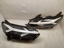 Laden Sie das Bild in den Galerie-Viewer, Frontscheinwerfer Dacia Sandero 260602561R Full LED Ein Satz Headlight SCH6588492370xf