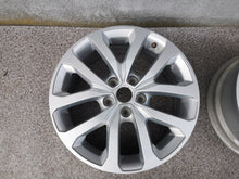 Laden Sie das Bild in den Galerie-Viewer, 1x Alufelge 17 Zoll 7.0" 5x114.3 40ET 403008177R Renault Megane 1 Rim Wheel FEL4797981973fd