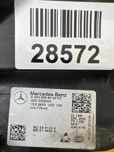 Laden Sie das Bild in den Galerie-Viewer, Frontscheinwerfer Mercedes-Benz Eqa Eqb A2439069000 LED Rechts Headlight SCH7995370025fv