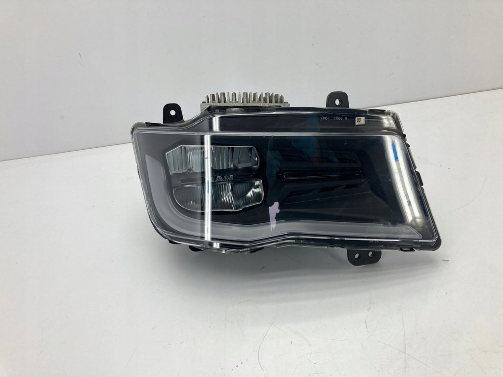 Frontscheinwerfer Man 81251016822 LED Rechts Scheinwerfer Headlight SCH8523887855bk