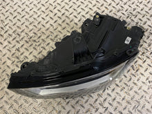 Laden Sie das Bild in den Galerie-Viewer, Frontscheinwerfer Audi A3 8V0941033C Links Scheinwerfer Headlight SCH5847057282iz