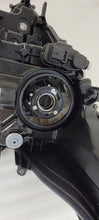 Laden Sie das Bild in den Galerie-Viewer, Frontscheinwerfer Toyota Yaris FALSE Scheinwerfer Headlight SCH3232454882pm