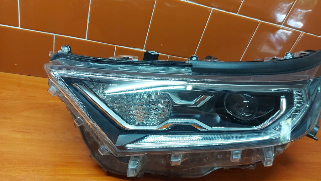 Frontscheinwerfer Toyota V 81185-42A33 LED Ein Stück (Rechts oder Links)