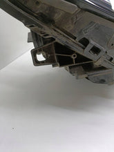 Laden Sie das Bild in den Galerie-Viewer, Frontscheinwerfer Mercedes-Benz W246 W242 LE13A6316 Rechts Headlight SCH8647159144rc