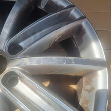 Load image into Gallery viewer, 1x Alufelge 18 Zoll 7.0" 5x112 43ET Glanz Silber 5N0601025AF VW Tiguan Rim Wheel FEL4562081064ve