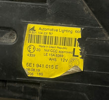 Load image into Gallery viewer, Frontscheinwerfer Skoda Octavia 5E1941015E Links Scheinwerfer Headlight SCH9542486901ls