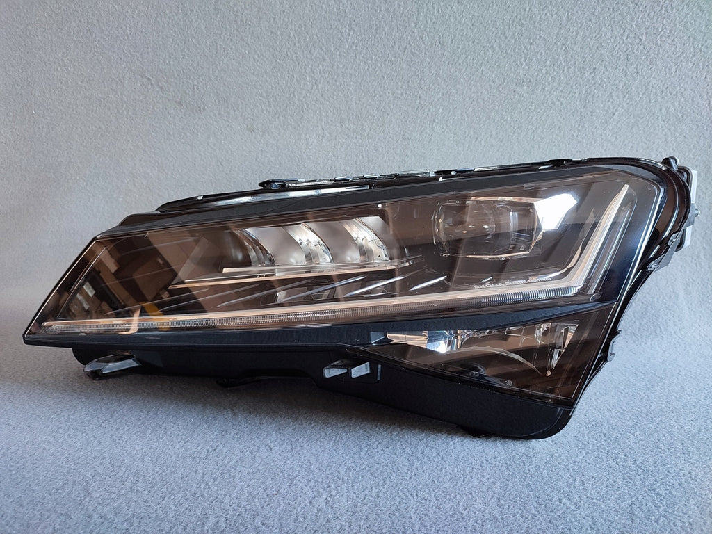 Frontscheinwerfer Skoda Superb III 3V1941015D LED Links Scheinwerfer Headlight