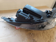 Laden Sie das Bild in den Galerie-Viewer, Frontscheinwerfer Hyundai Elantra VII 92101-AA LED Links Scheinwerfer Headlight