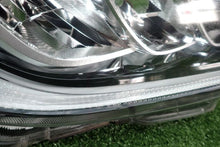 Load image into Gallery viewer, Frontscheinwerfer Toyota Yaris Rechts Scheinwerfer Headlight SCH9101763532gf