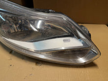 Load image into Gallery viewer, Frontscheinwerfer Ford Focus Rechts Scheinwerfer Headlight SCH2018408185kd