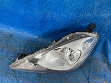 Laden Sie das Bild in den Galerie-Viewer, Frontscheinwerfer Honda Jazz Logo Links Scheinwerfer Headlight