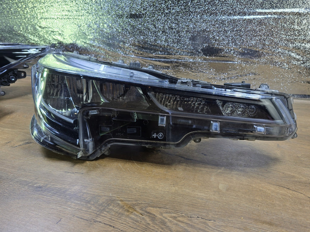 Frontscheinwerfer Suzuki Swace Corolla 81110-02S60 LED Rechts Headlight