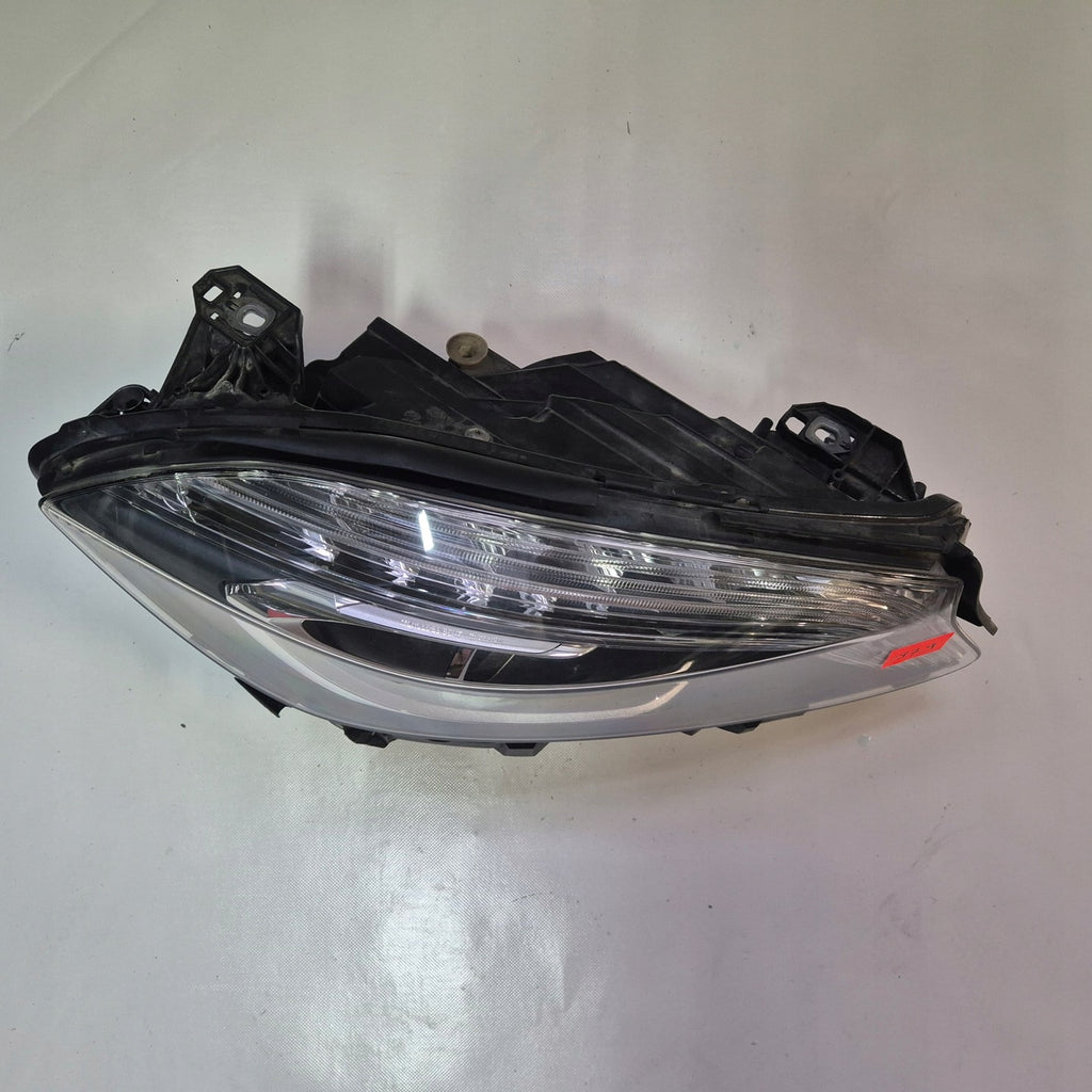 Frontscheinwerfer Mercedes-Benz W176 A1768204361 Xenon Rechts Headlight SCH5103356764ws