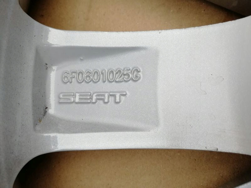 1x Alufelge 15 Zoll 5.5" 5x100 40ET Glanz Silber 6F0601025G Seat I Rim Wheel FEL7983933424dh
