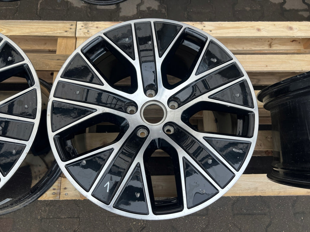 1x Alufelge 20 Zoll 11.0" 5x130 Glanz 9J1601025K Porsche Taycan Rim Wheel FEL7318762641mr