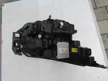 Laden Sie das Bild in den Galerie-Viewer, Frontscheinwerfer Skoda 5LB941035 LED Ein Stück (Rechts oder Links) Headlight
