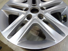 Load image into Gallery viewer, 1x Alufelge 16 Zoll 6.5" 5x114.3 50ET Glanz Silber 52910-J7200 Kia Ceed FEL3754743938fy