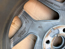 Laden Sie das Bild in den Galerie-Viewer, 1x Alufelge 18 Zoll 7.5&quot; 4x108 42 5ET K1BJ-C1A Ford Fiesta Rim Wheel