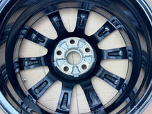 Load image into Gallery viewer, 1x Alufelge 17 Zoll 7.0&quot; 5x108 48 5ET GX73-1007-RB Jaguar Xe X760 X260 Rim Wheel