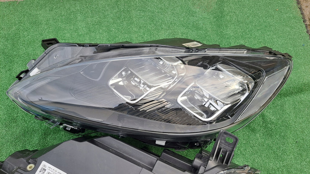 Frontscheinwerfer Ford Kuga LV4B-13E014-FE LED Rechts Scheinwerfer Headlight