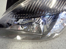 Load image into Gallery viewer, Frontscheinwerfer Kia Rio II Links Scheinwerfer Headlight SCH5605317179li