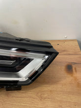 Load image into Gallery viewer, Frontscheinwerfer Audi Super 8V0941006E 8Y0941033 LED Rechts Headlight