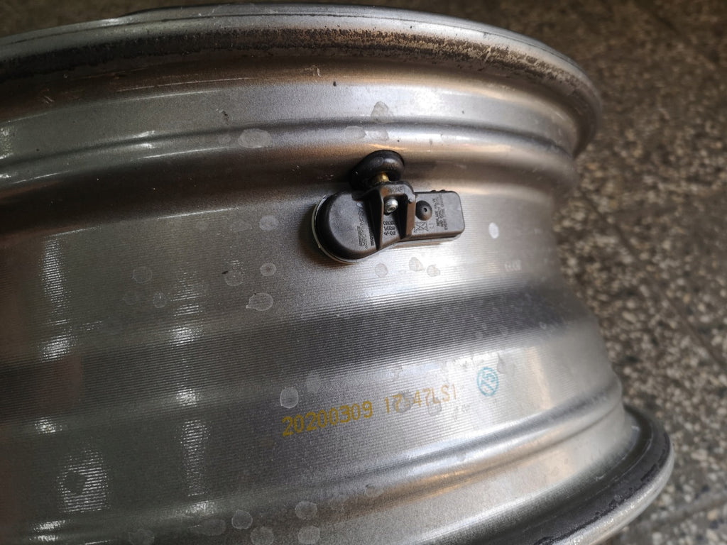 1x Alufelge 16 Zoll 6.0" 4x100 50ET Glanz Schwarz 52910-C8700 Hyundai I20 Mg FEL5122438244xq